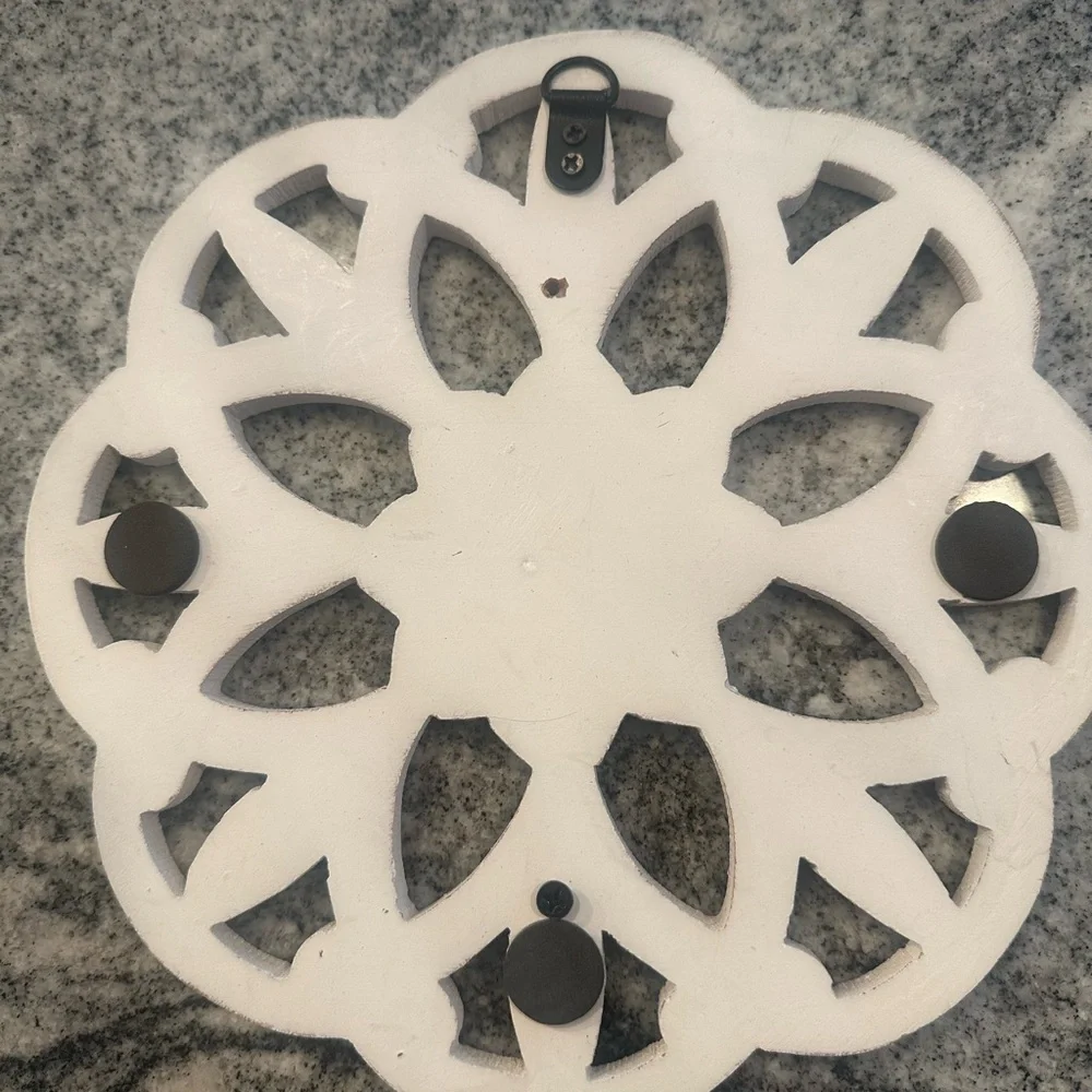 Set of 6 White distressed wall hangings - Picture 3 of 3